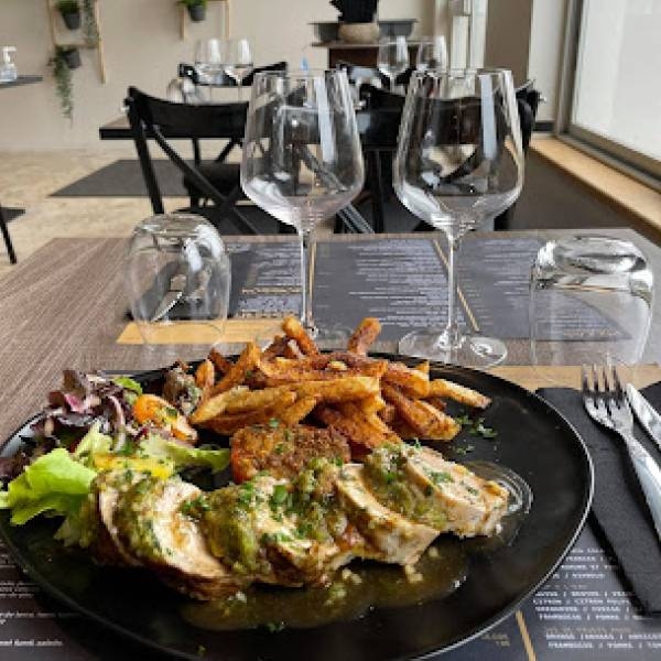 Le Restaurant - L'Escale - Restaurant Chambon sur Lac - restaurant Français CHAMBON-SUR-LAC